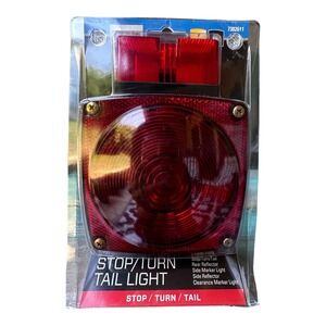 Reese Towpower Curbside Right Stop Turn Tail Light 7382611 NWT Factory Sealed‎